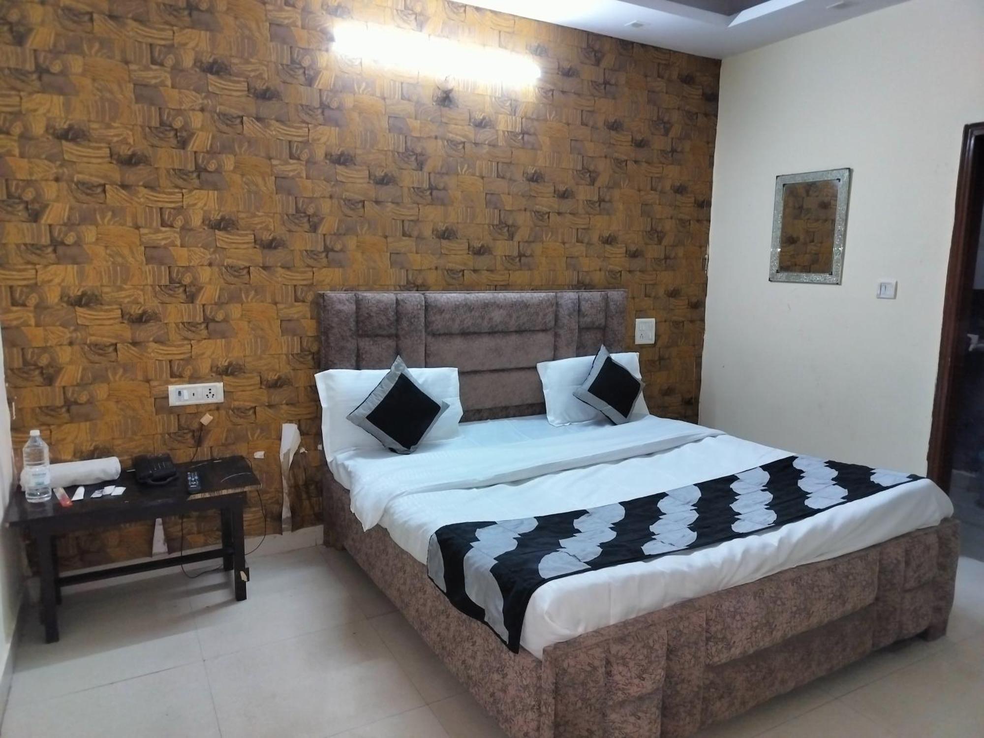 Hotel Green Snapper'100 M From Delhi University Near Isbt Kashmiri Gate ニューデリー エクステリア 写真